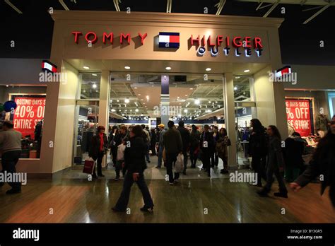 Tommy Hilfiger Outlet Outlet store in Vaughan Mills, Ontario .